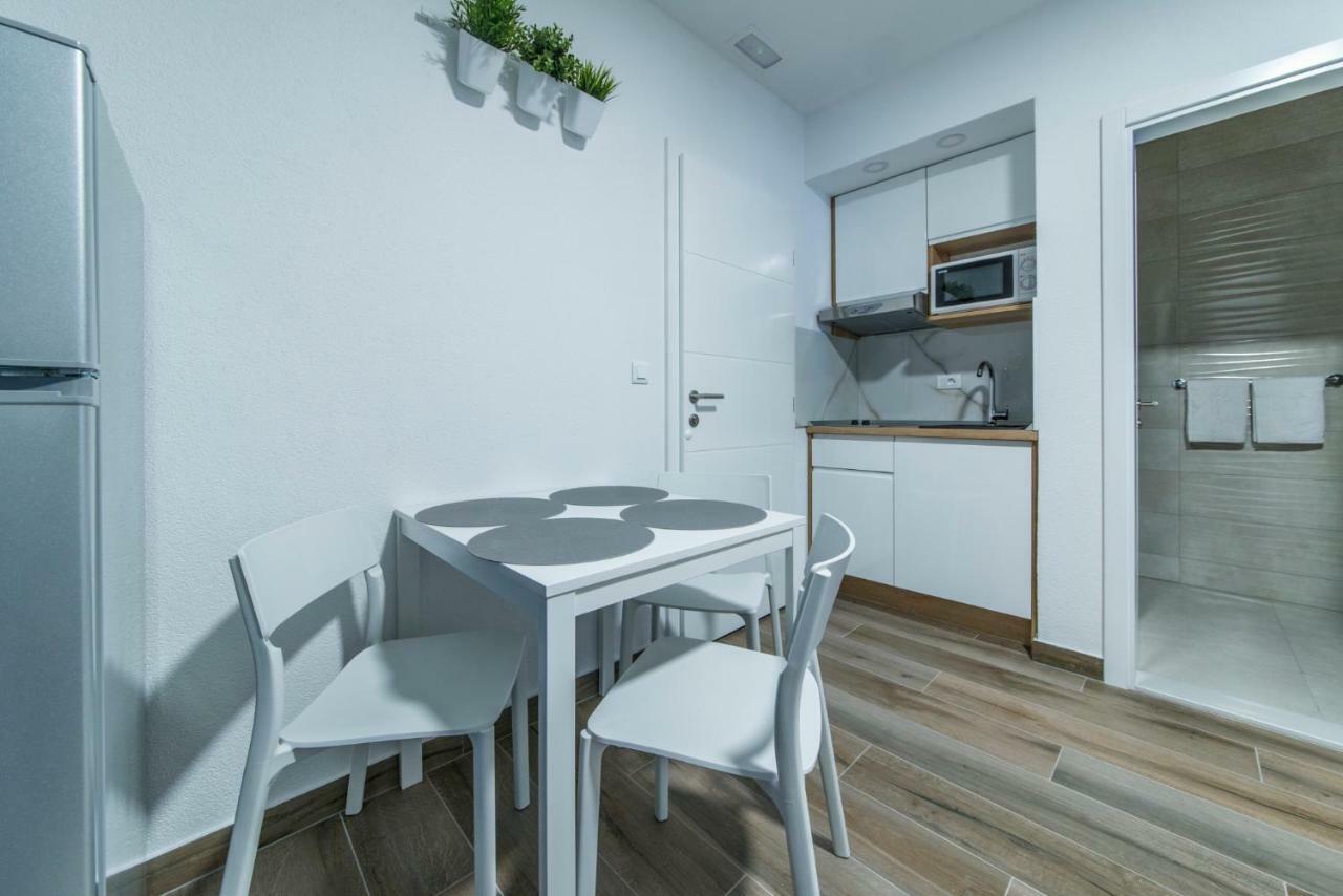 Apartmani Spiline Baška Voda Extérieur photo